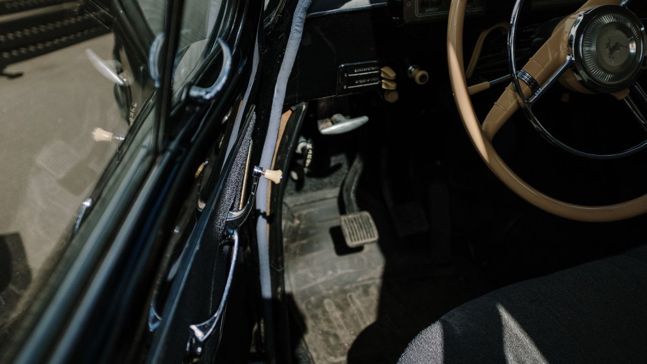 Car Hesitates When Accelerating? 7 Common Causes